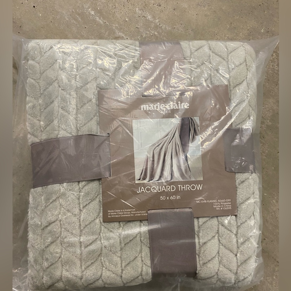 Marie Claire Gray Jacquard Throw Blanket. NWT. Sealed.